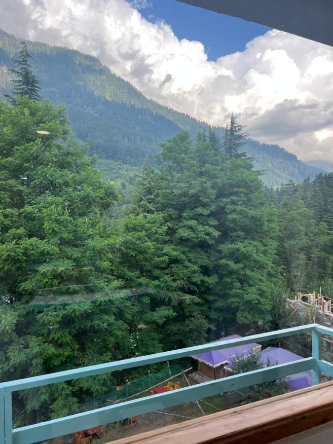 Mountain Majesty! Top-rated Luxury Amid Snowcapped Mountains With Balcony And Riverside Calm Manali (Himachal Pradesh)