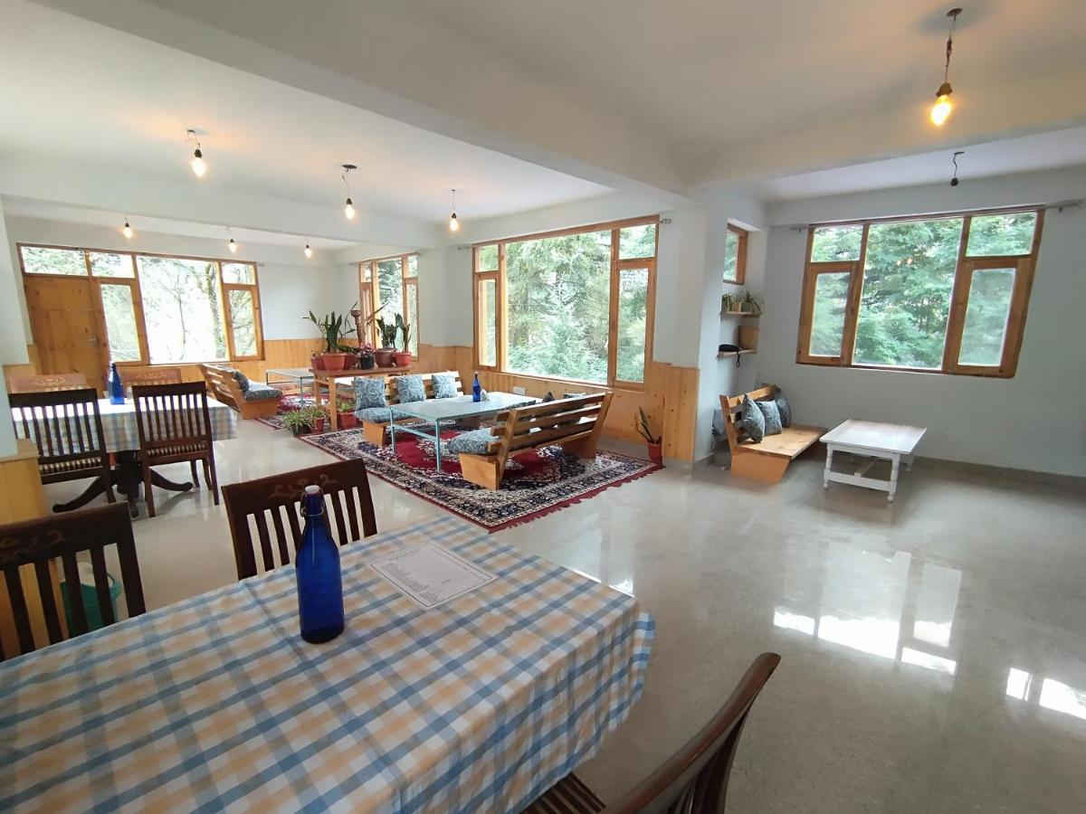 Mountain Majesty! Top-rated Luxury Amid Snowcapped Mountains With Balcony And Riverside Calm Apartment Manali (Himachal Pradesh)